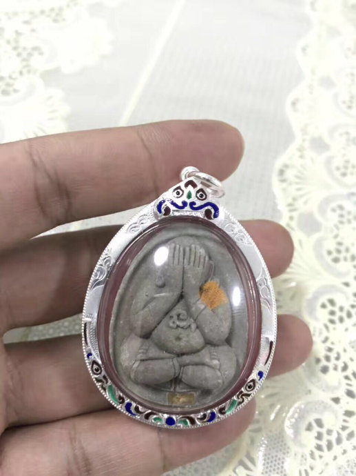 真正的泰国佛牌掩面佛牌会反噬吗女人可以带掩面佛吗