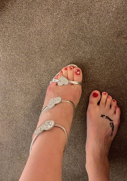 彩虹屁穿上高跟鞋的陈乔恩是真的美可看了她的脚我枯了