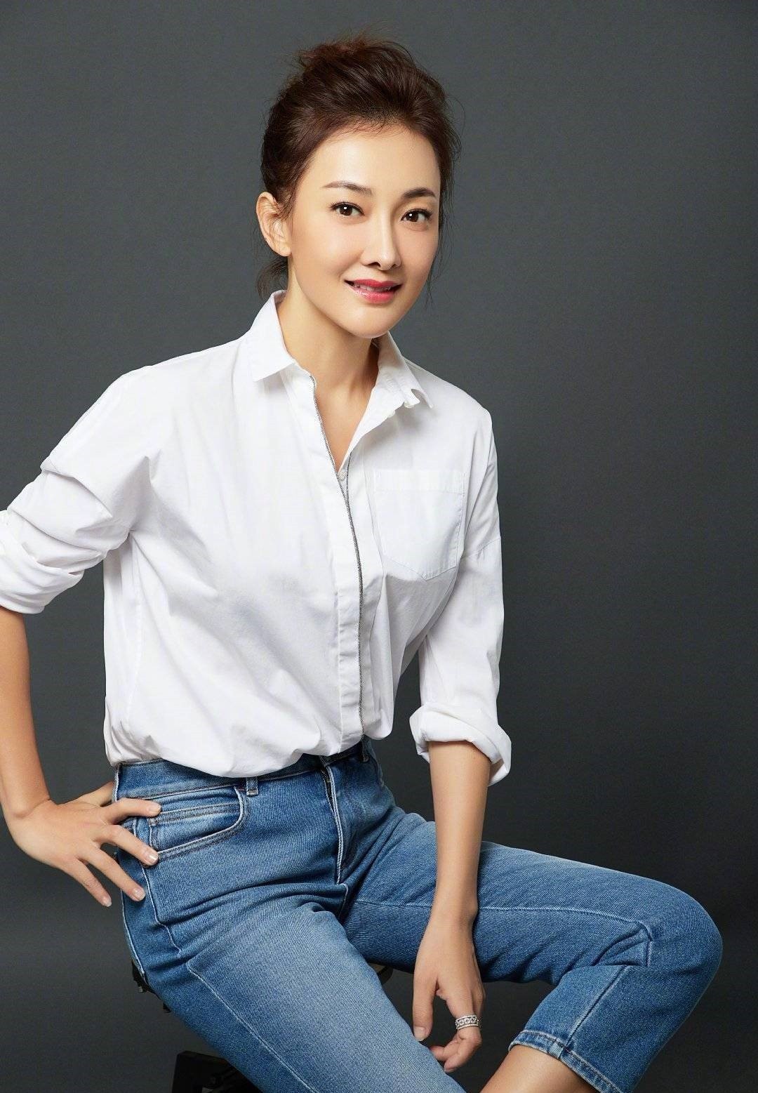 出道27年零绯闻,结婚22年依然幸福,46岁的她才是人生的大赢家