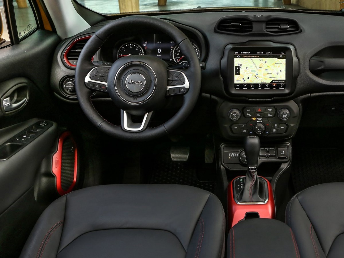 jeep自由侠实车图片曝光,动力部分升级