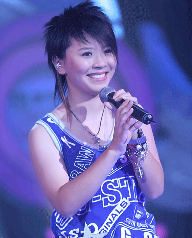 2005年成名的黄雅莉即将于最近复出她的舞台车也将一并呈现