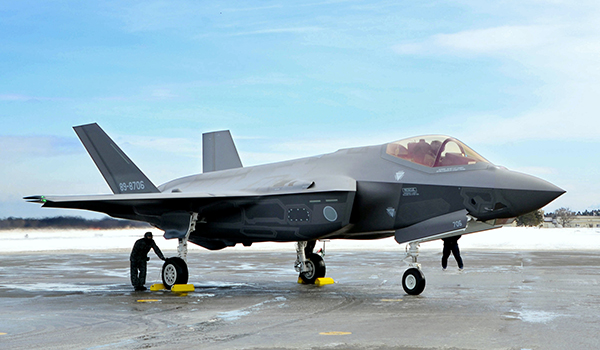 日本证实一架最新型f35a战机坠毁1名飞行员失踪