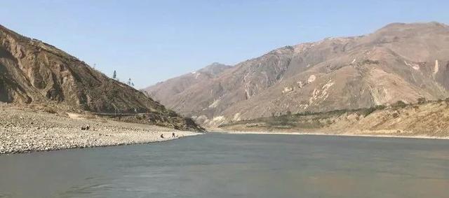 会泽小江 :"世界泥石流自然博物馆"__凤凰网