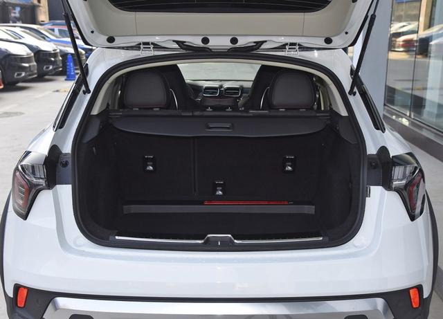 博士后女司机的第一辆车——领克02,动力充足颜值高!开得很爽!