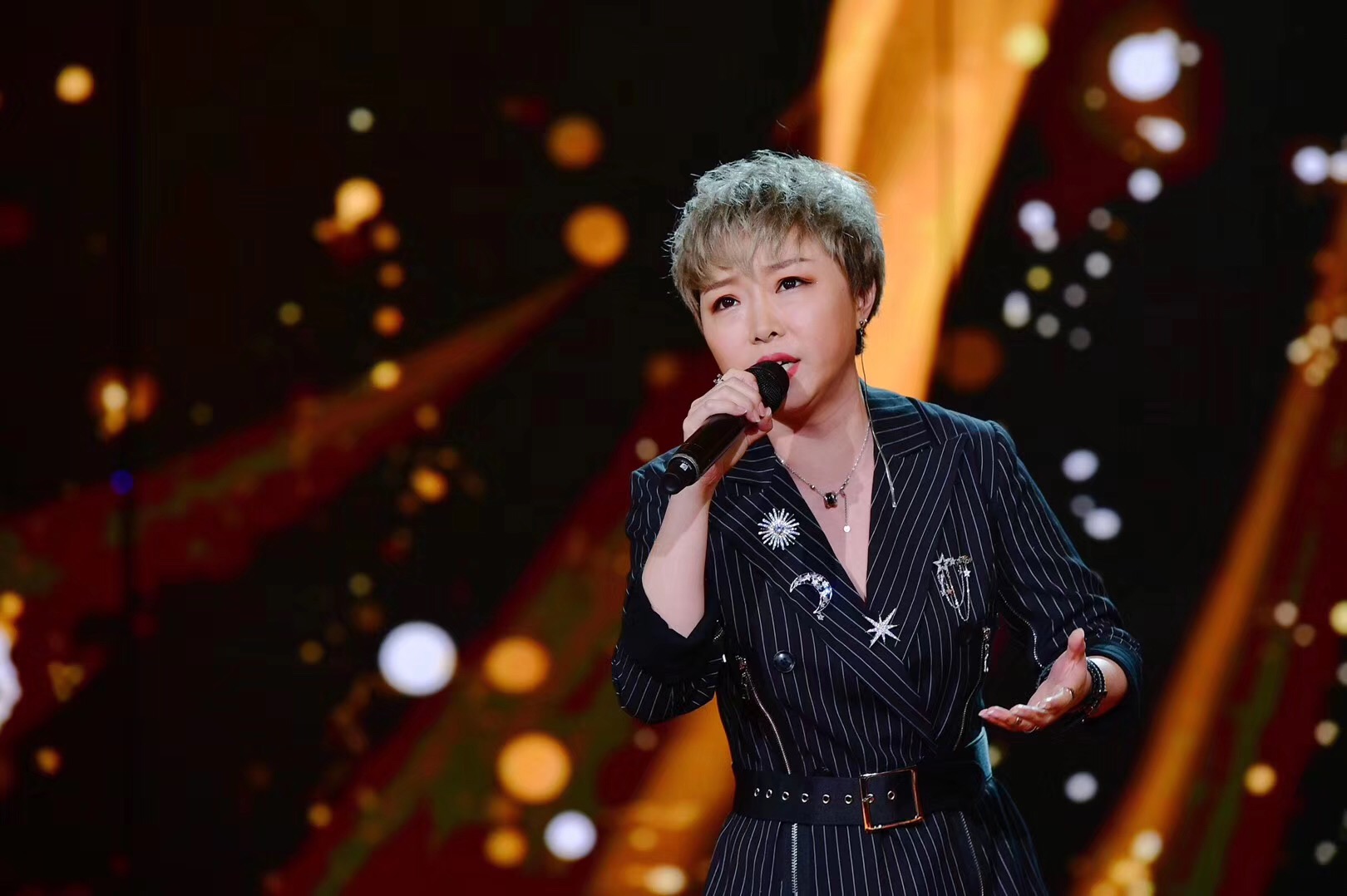 《中国好声音》她一曲走红,浑厚嗓音干净纯粹吸粉无数__凤凰网