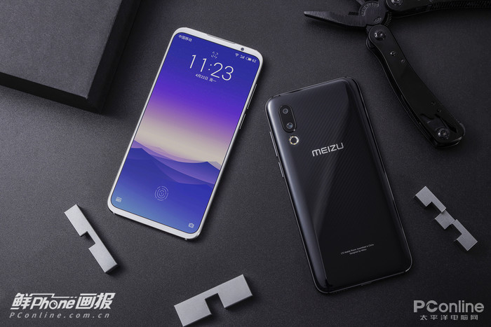 魅族 16s用100%匠心打磨,对细节的锱铢必较,将屏幕上下边框分别压缩至