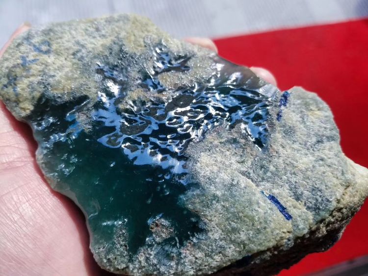 翡翠原石这就是你所没见过的玻璃种翡翠原石太美了