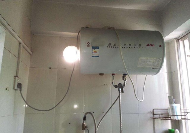 热水器是家中危险系数较高的一类电器,关于电热水器漏电致人死亡,燃气