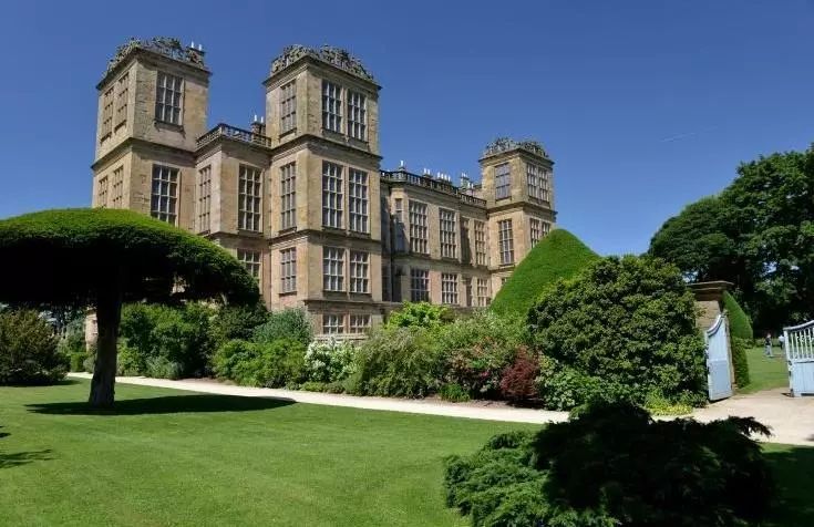 "巫师贵族"马尔福一家的庄园,灵感来自哈德威克庄园.