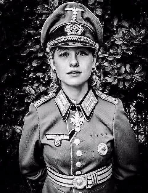 德国二战女军服图片