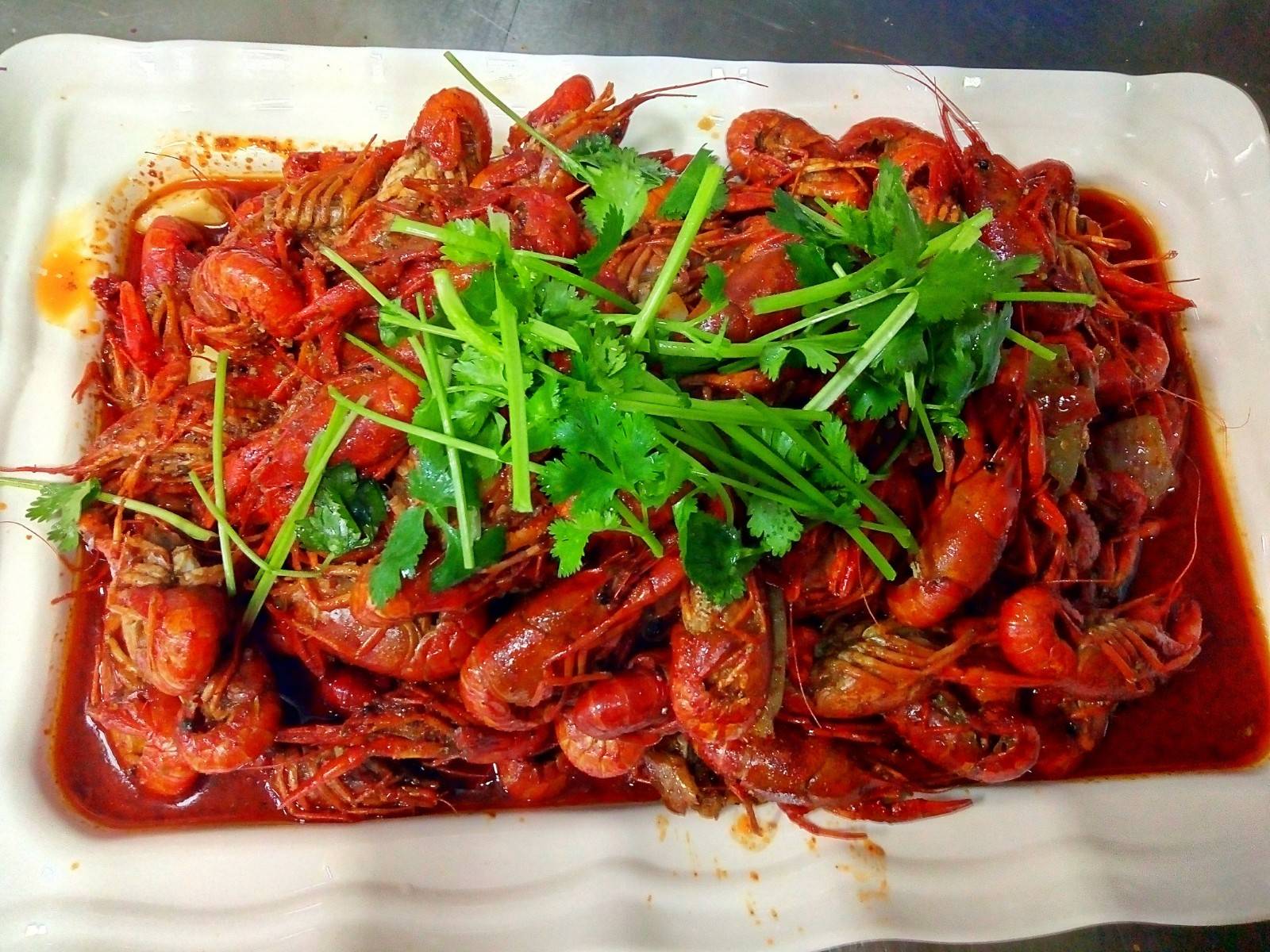 小龙虾的正确吃法,麻辣鲜香,好吃够味,一次吃2斤都不够