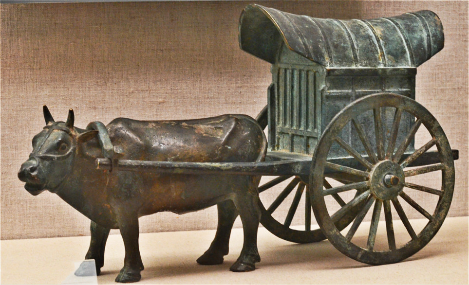 王亥于是发明创造了第一辆牛车,用牛车拉着货