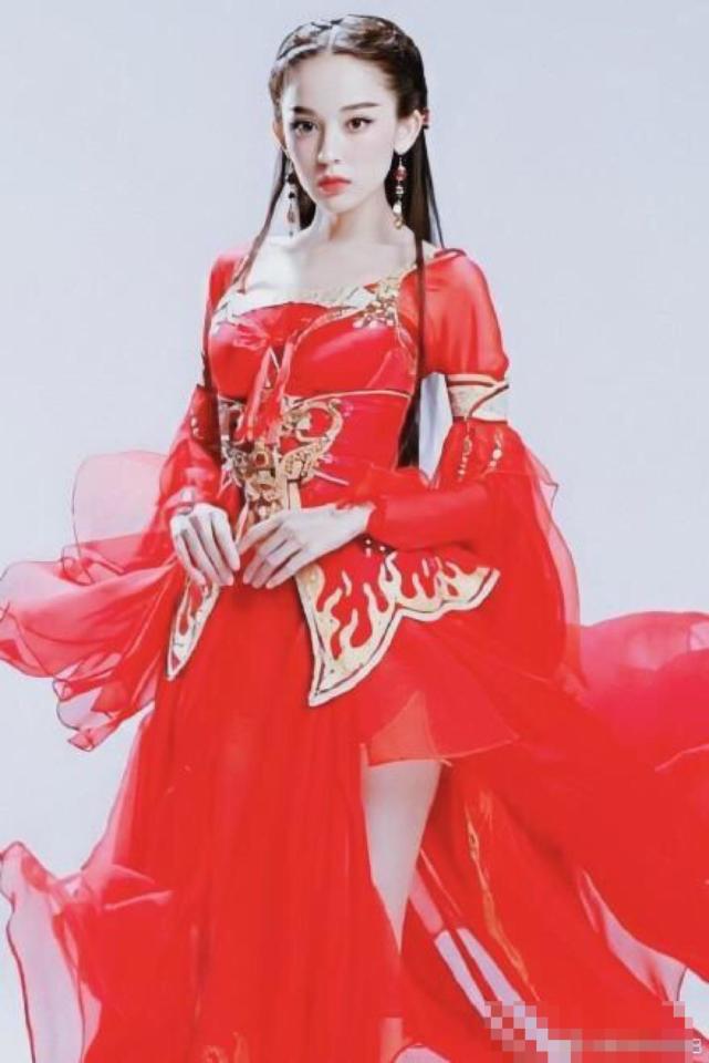 娜扎她美杜莎造型是她所以古装扮相之中最美,比之前她出演的貂蝉都要