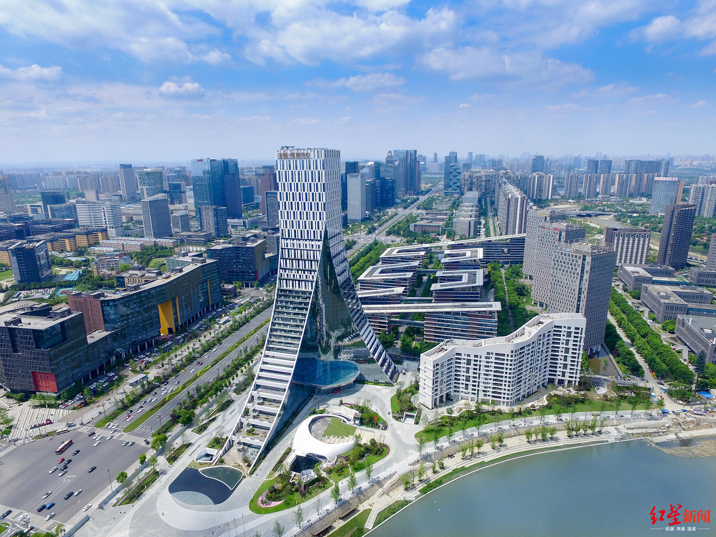 深化与欧洲区域的全面合作,推进中国-欧洲中心建设成为中欧区域经济