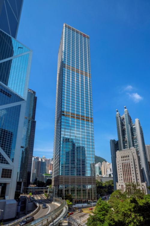 图为长江集团位于香港的长江集团中心.