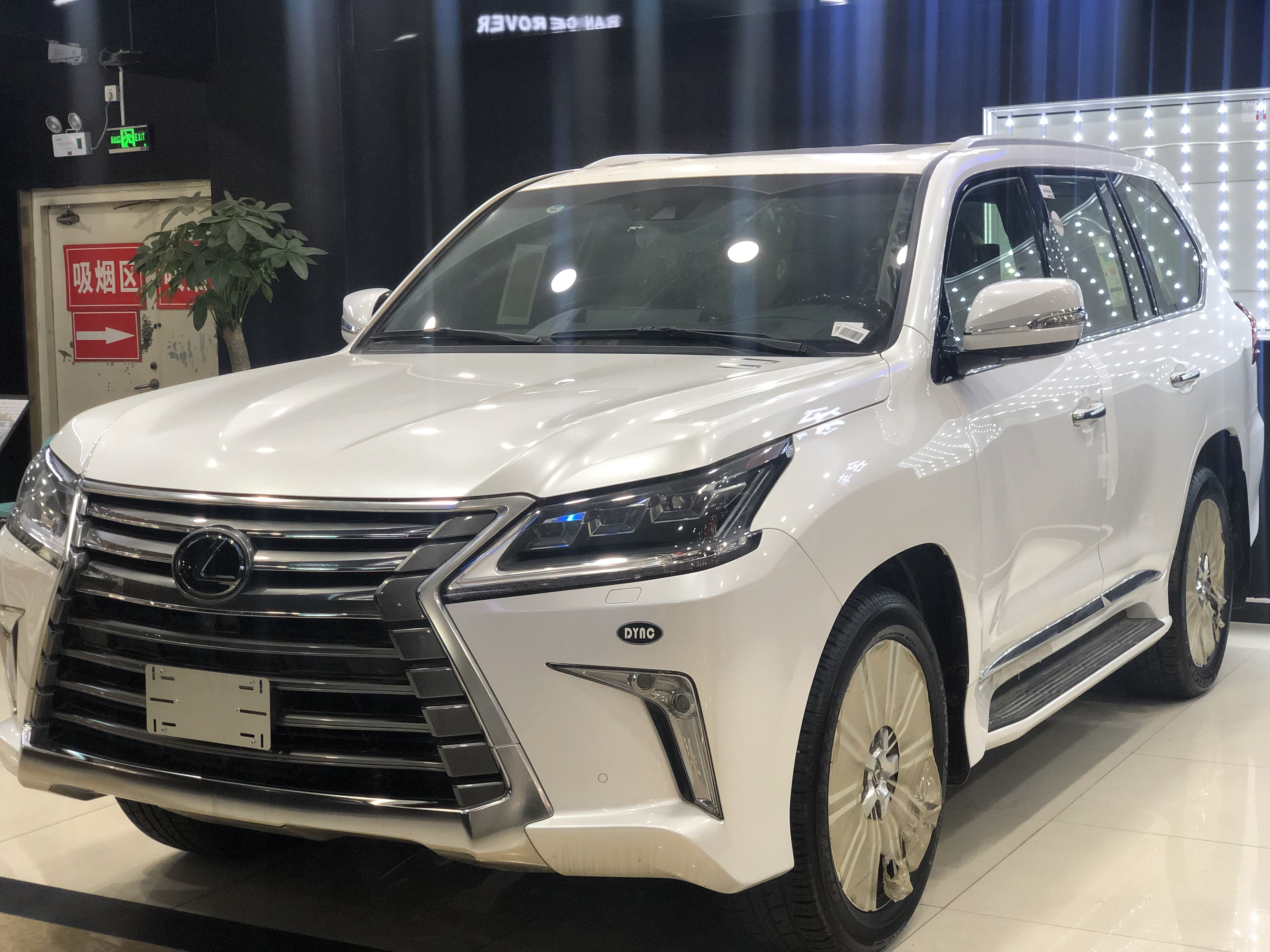 雷克萨斯LX5702019款图片