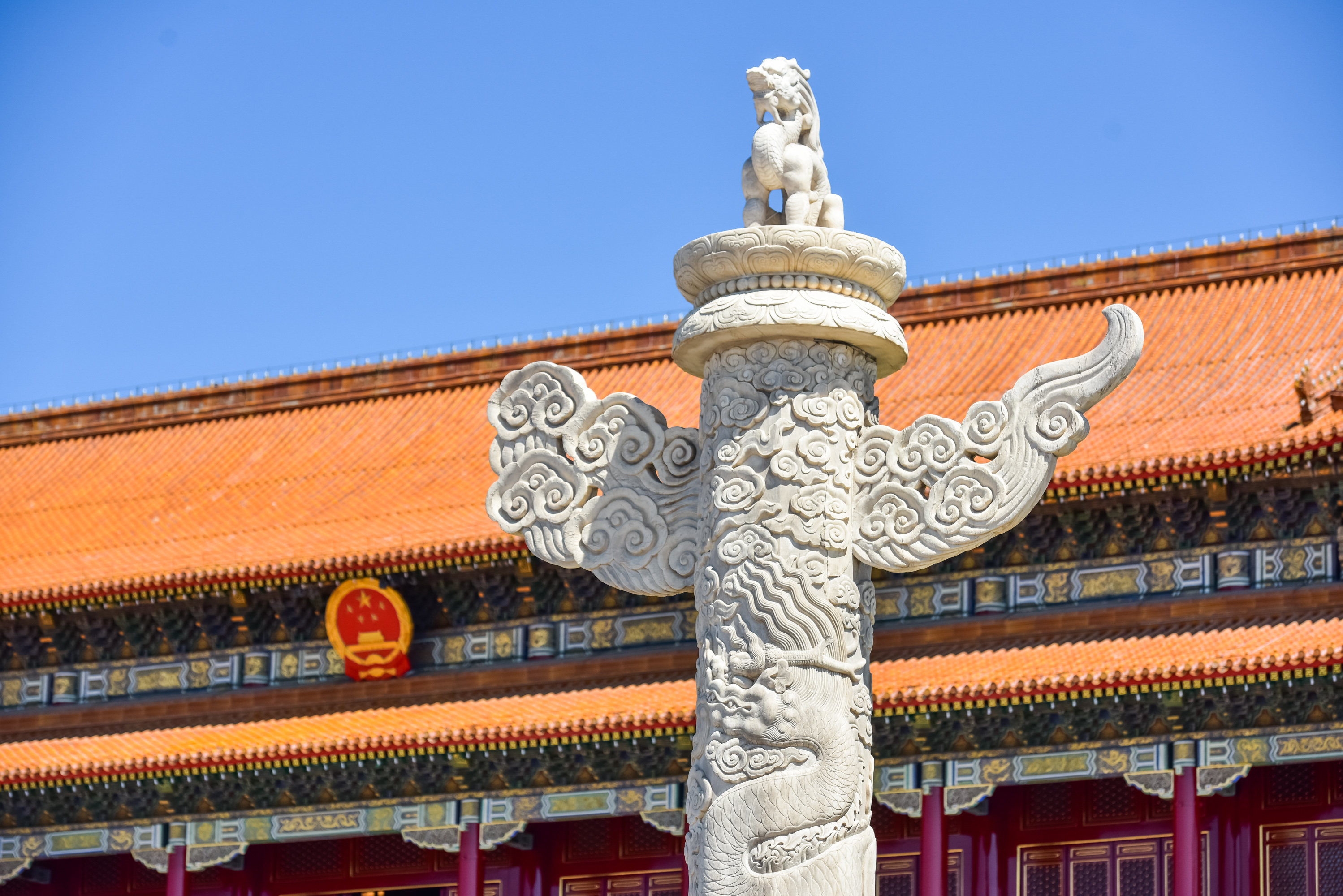 图天安门新装亮相市民游客争相拍照留念