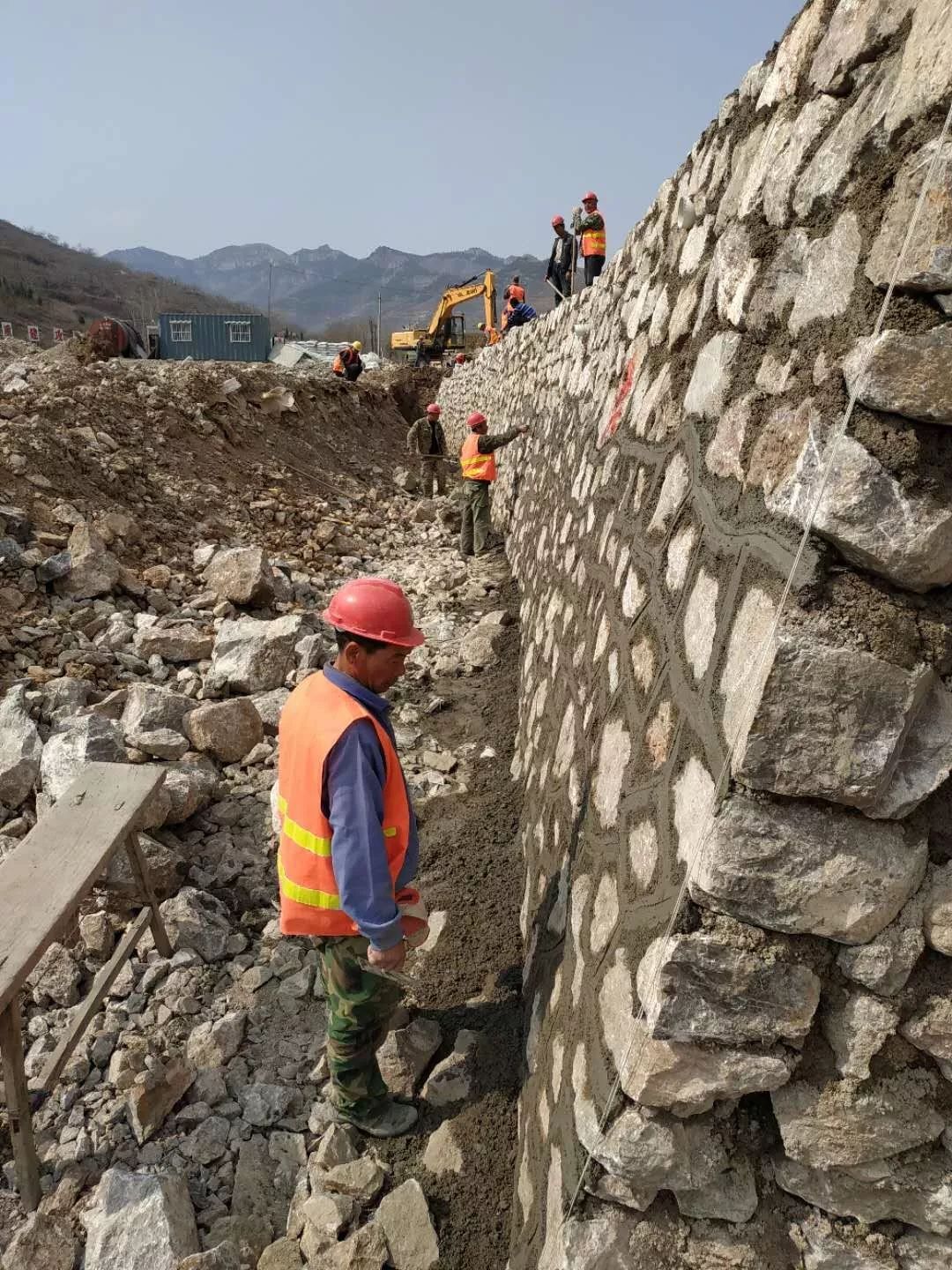 【速看】去年被洪水冲毁的仲临路至隐士村道路今天重建竣工通车了!