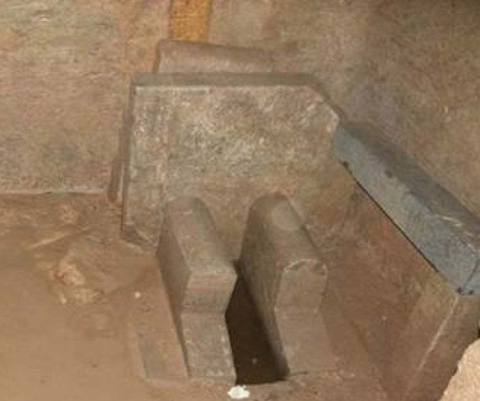 王宫随地大小便,餐桌下面放便壶:古代人拉屎究竟有多野?__凤凰网