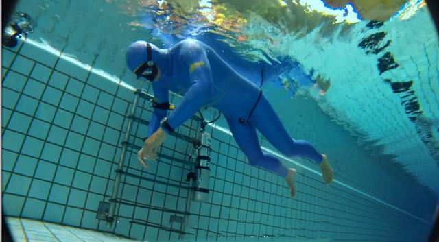 解密在水下不用呼吸的超能力人类,挑战闭气22分钟的最高生理极限