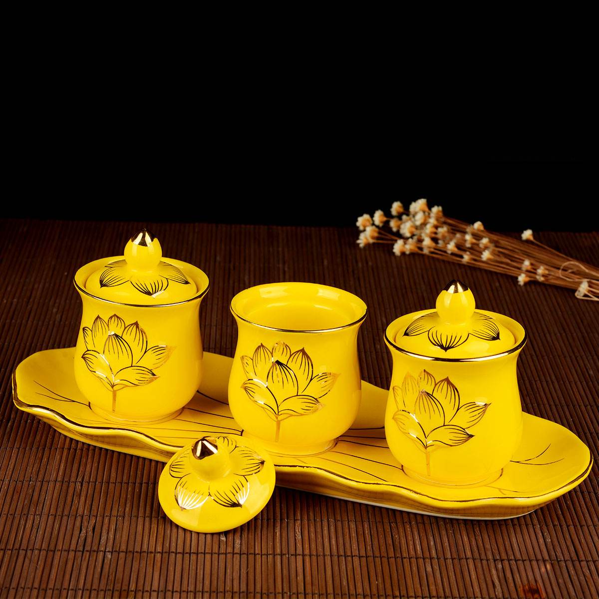 求佛学佛,单是佛前供水,你知道这里面的规矩吗?