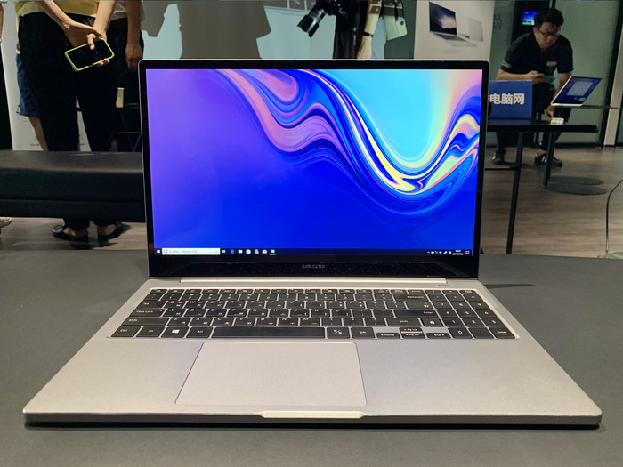 三星发布新品星曜笔记本 13.3英寸售价6999元