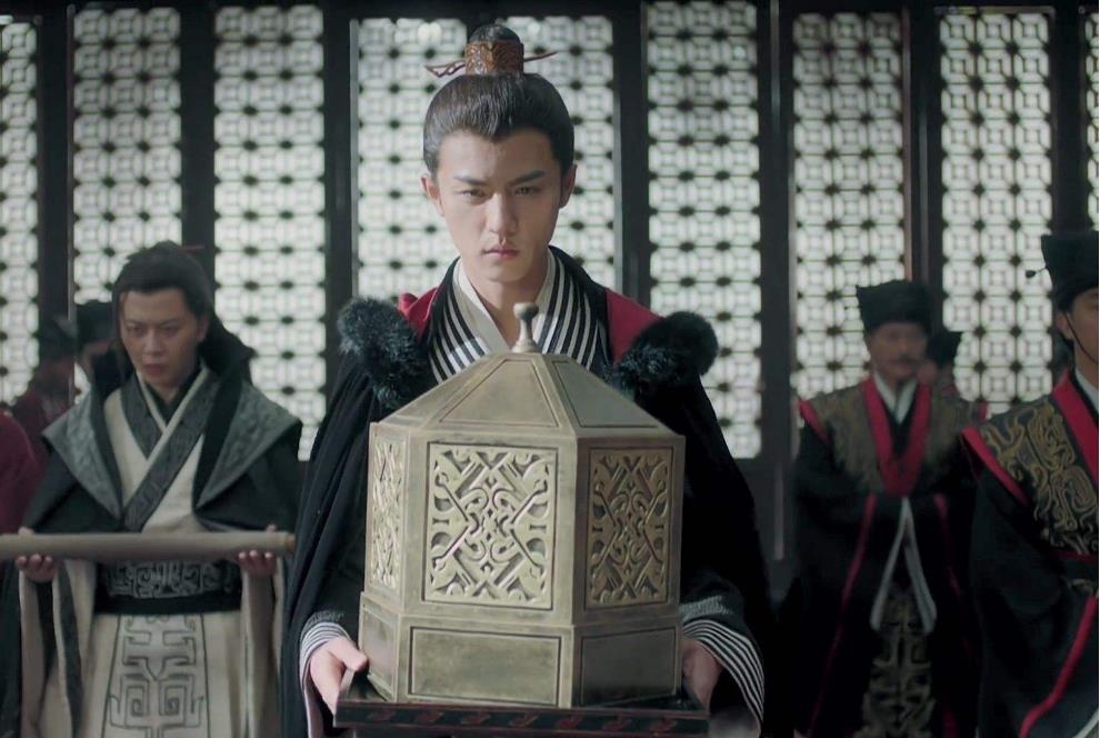 荆轲血溅当场,秦舞阳在干什么?为啥《史记》没有交代他的下场