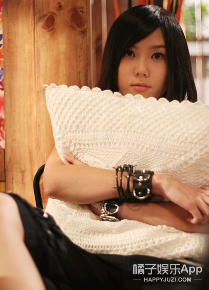 跟《终极一班》里的高冷的蔡云寒是一个人哦~!