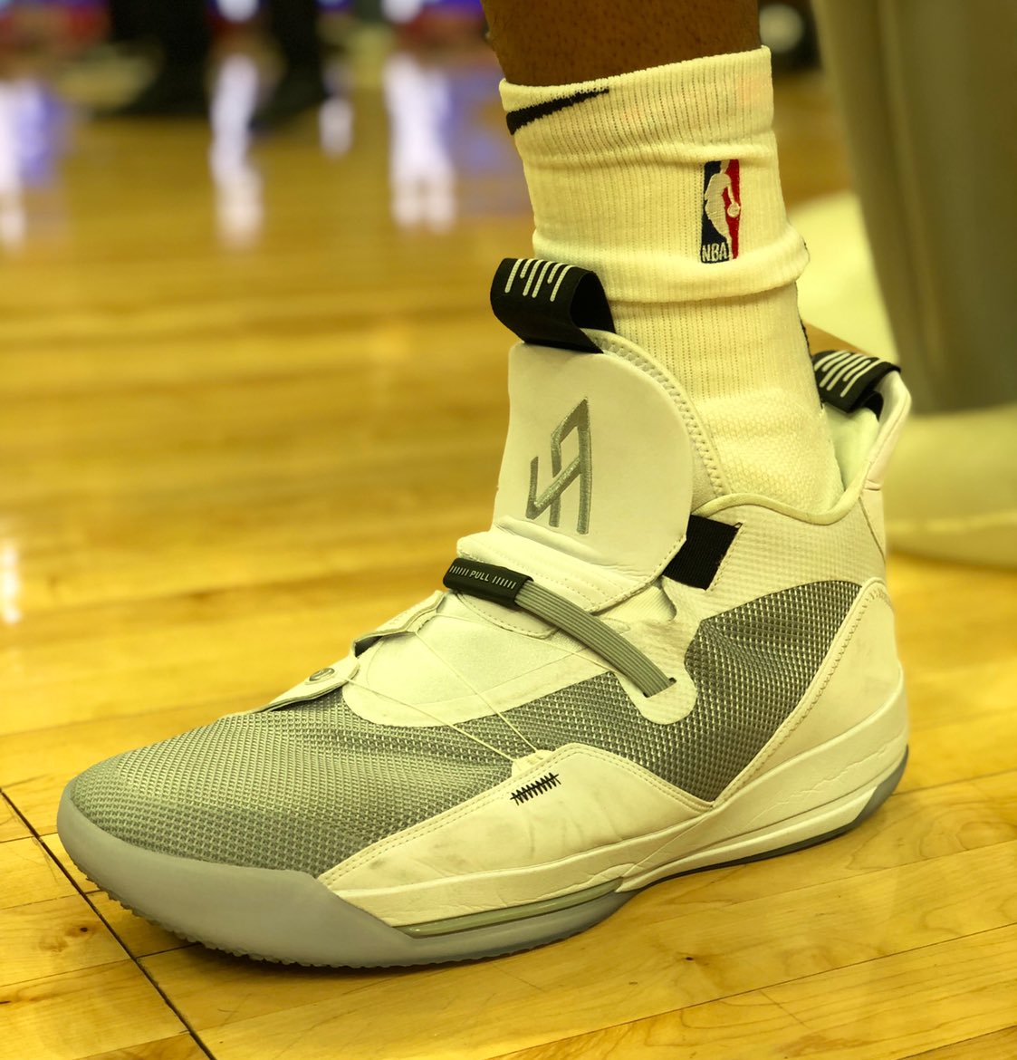 今日常规赛上脚球鞋一览pj塔克上脚lebron8