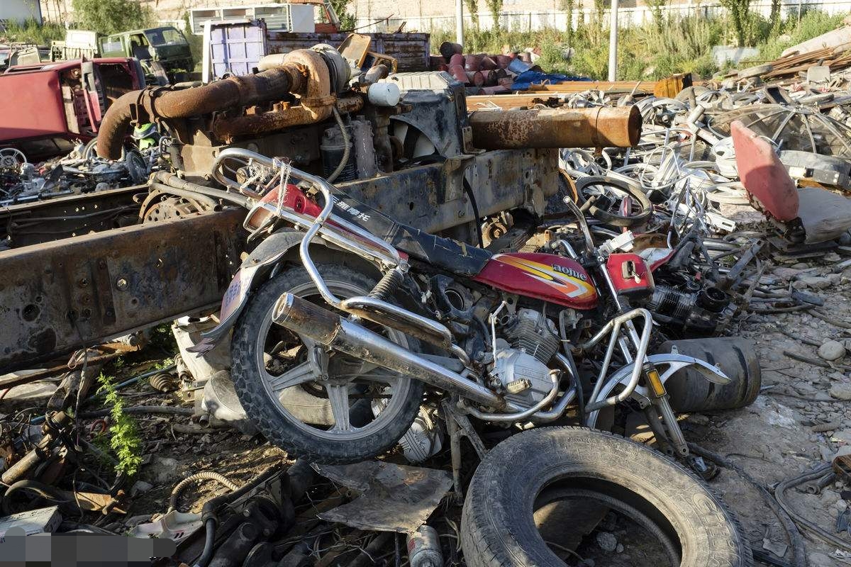 报废摩托车在这一转手年利润上百万看完你还愿意卖给回收站