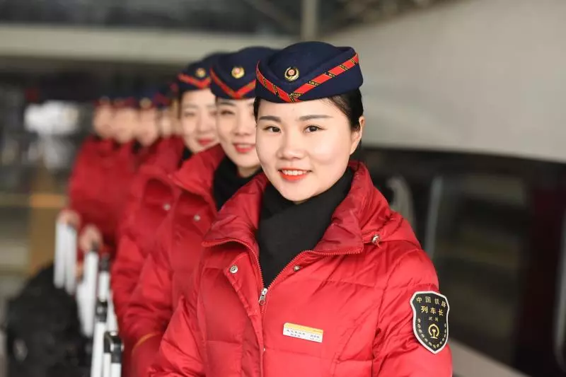 春运武汉局高铁的小姐姐们来了