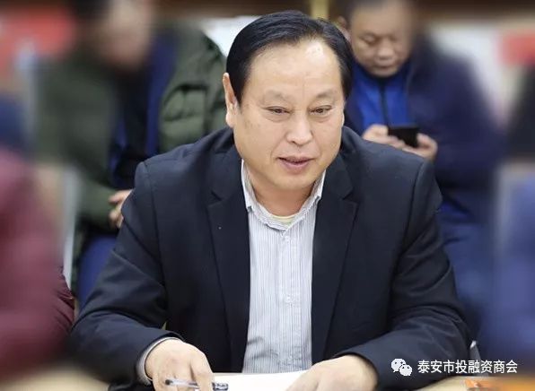 会议开始,会长刘电新首先向在座的各位对于商会工作的鼎力支持和关注