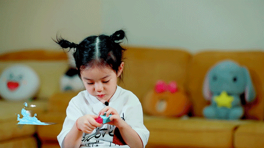 戚薇女儿lucky成英语寒假作文题爱好是水果和化妆品