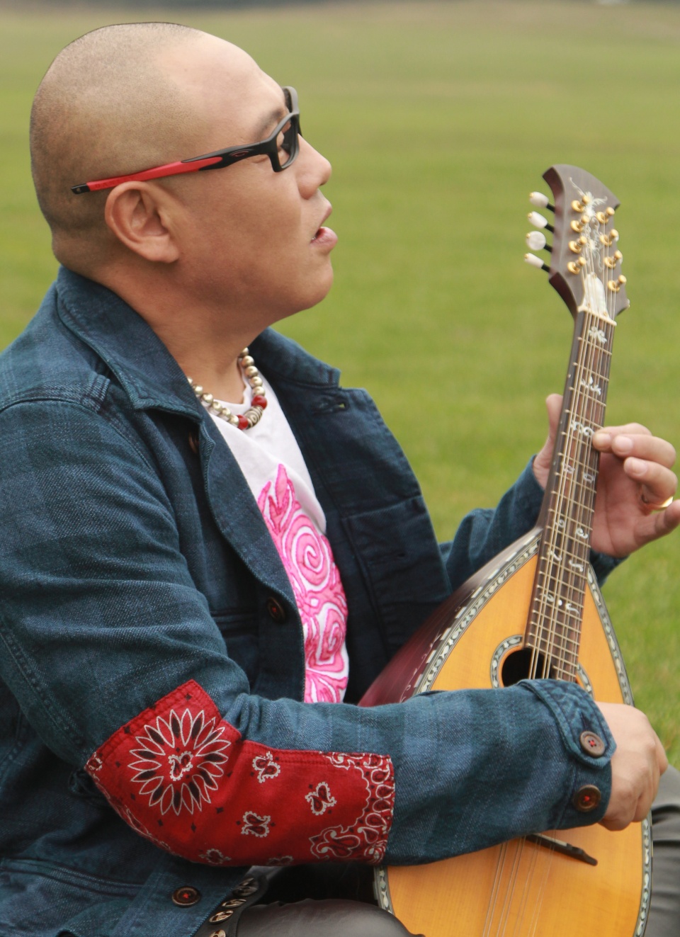 李杰:酷爱民族音乐 坚守原创阵地