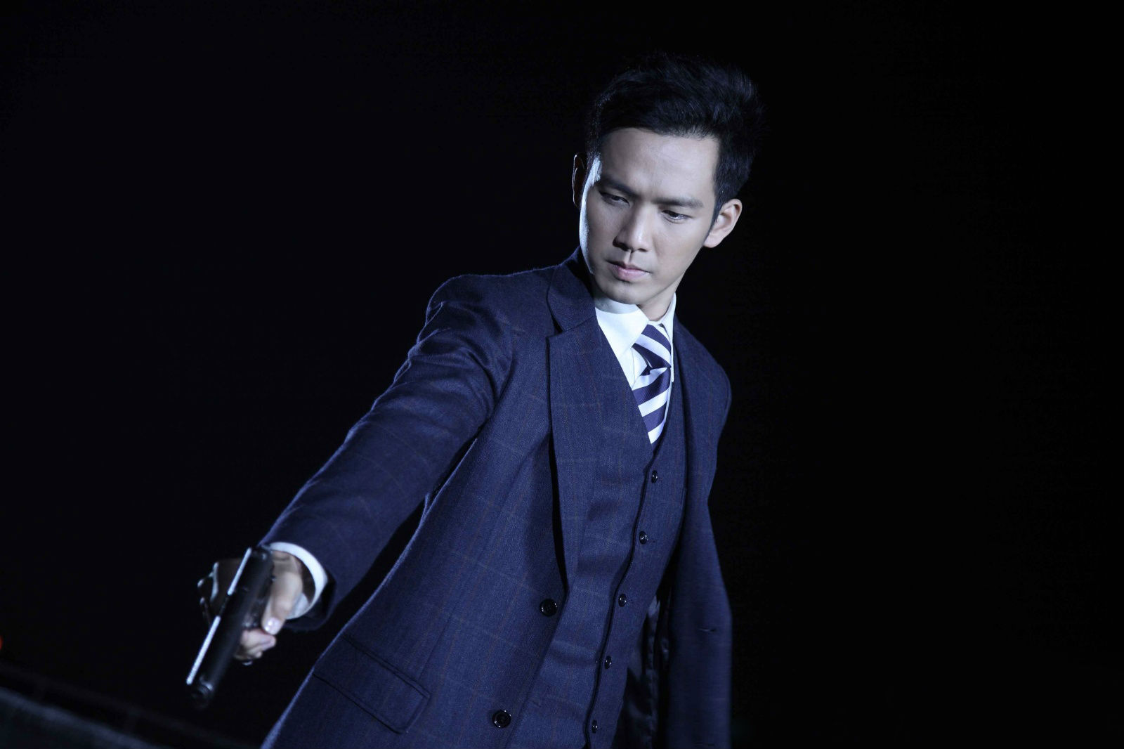 橘黄了怕不怕?赶紧来重温钟汉良主演的经典剧《一触即发》