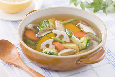 3款蔬菜瘦身汤,简单易做,越喝越瘦!