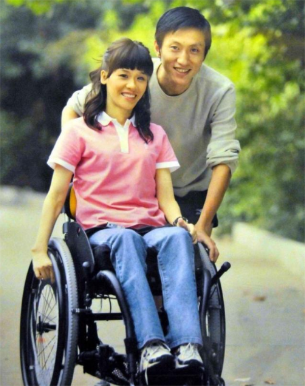 桑兰自爆造人过程:全程无痛感宫缩都没感觉到!老公因自责落泪!__凤凰网