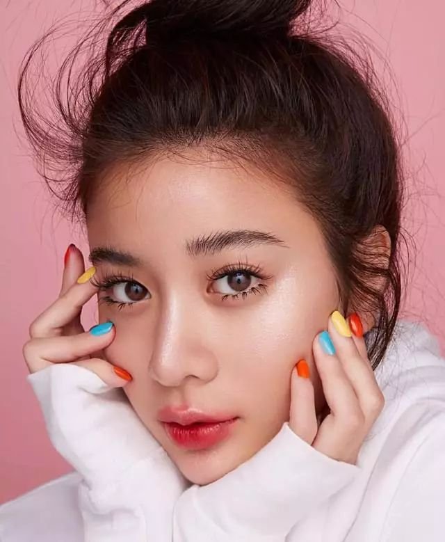 7,kao雪碧(ins:supassra_sp)雪碧是比较新的演员,人气没有其他几位高