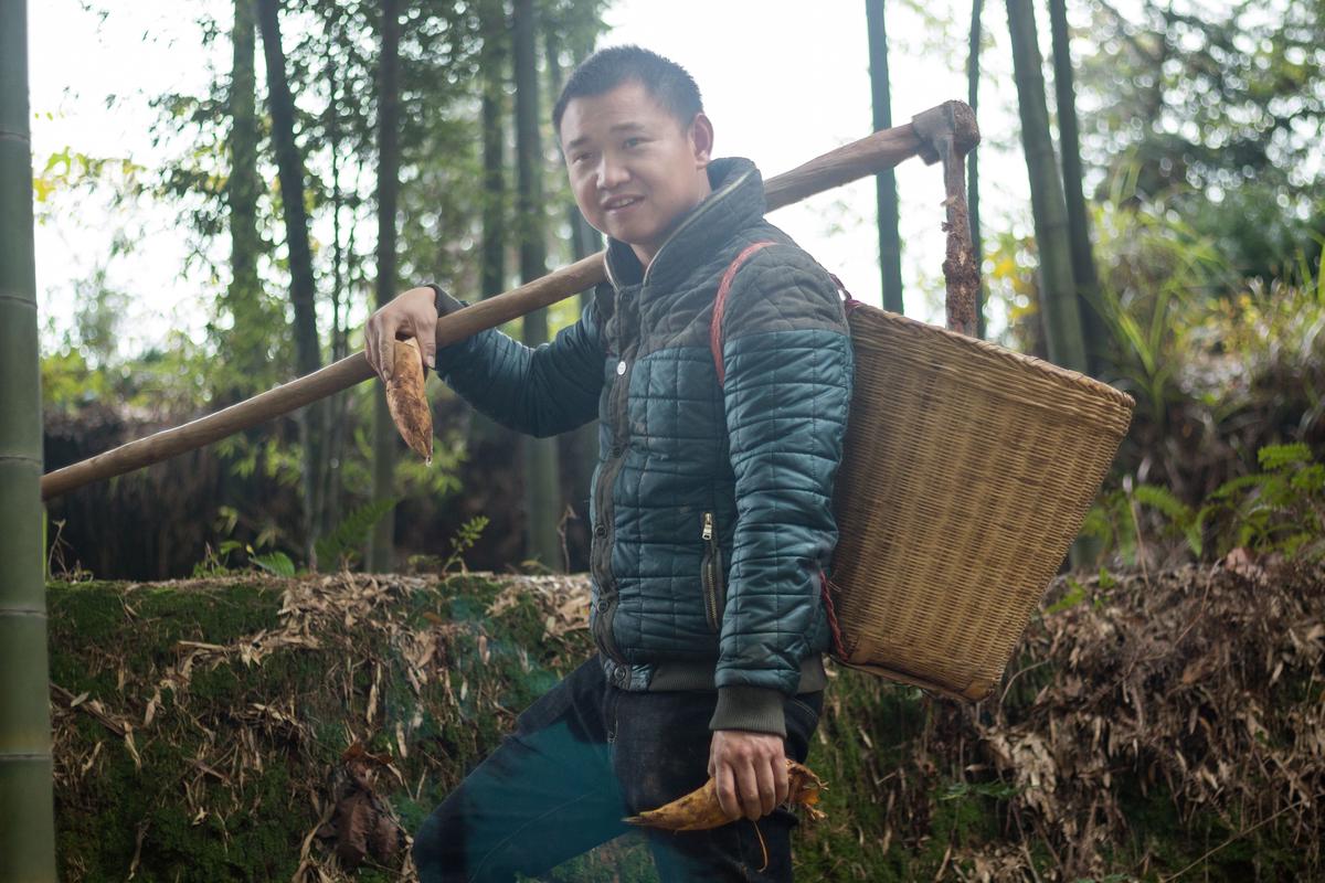 "农村四哥"在乡野.