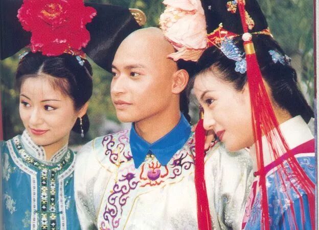 2004年的《名揚花鼓》,陳志朋飾演腹黑男二,男主陳坤無論是人設還是