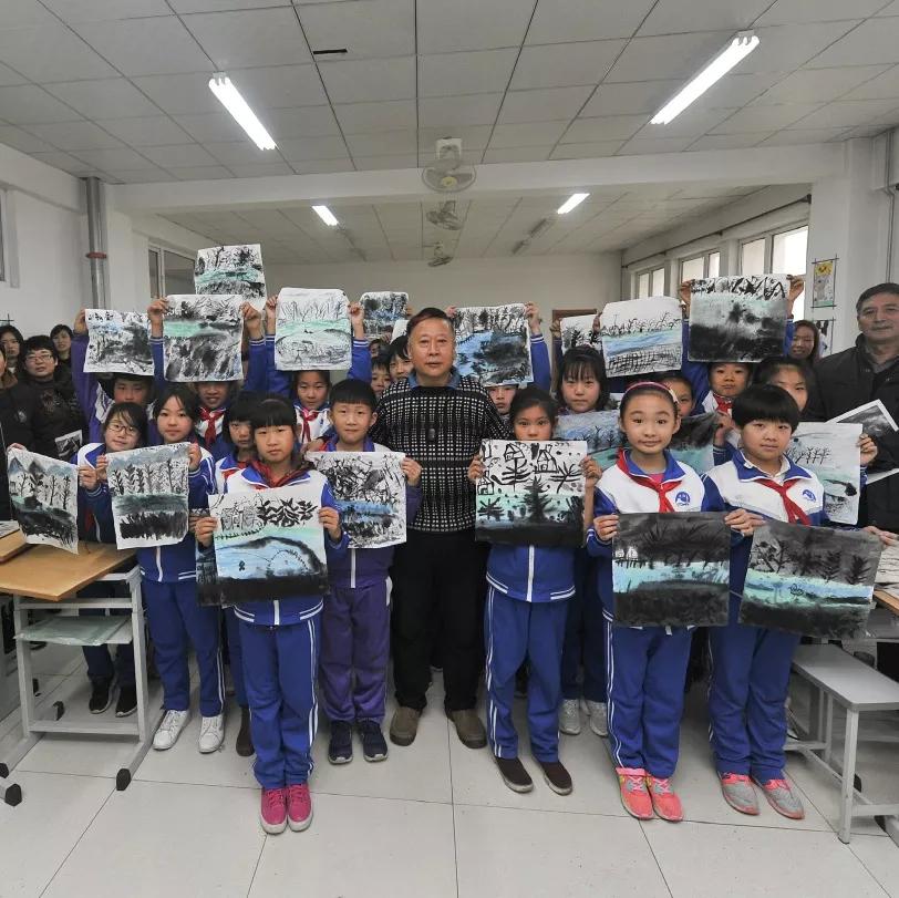 協會秘書長呂大江助力我市鄉村少年宮藝術建設