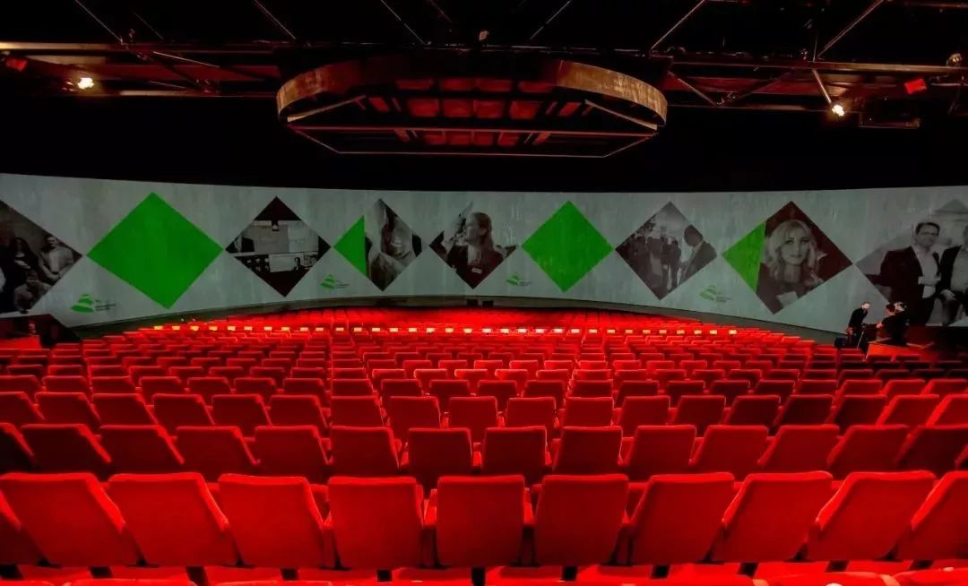 舞台技术创新沉浸式360度旋转剧院