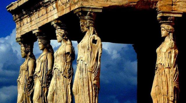 在古希腊，<em>科林斯</em>僭主政治是如何建立的？