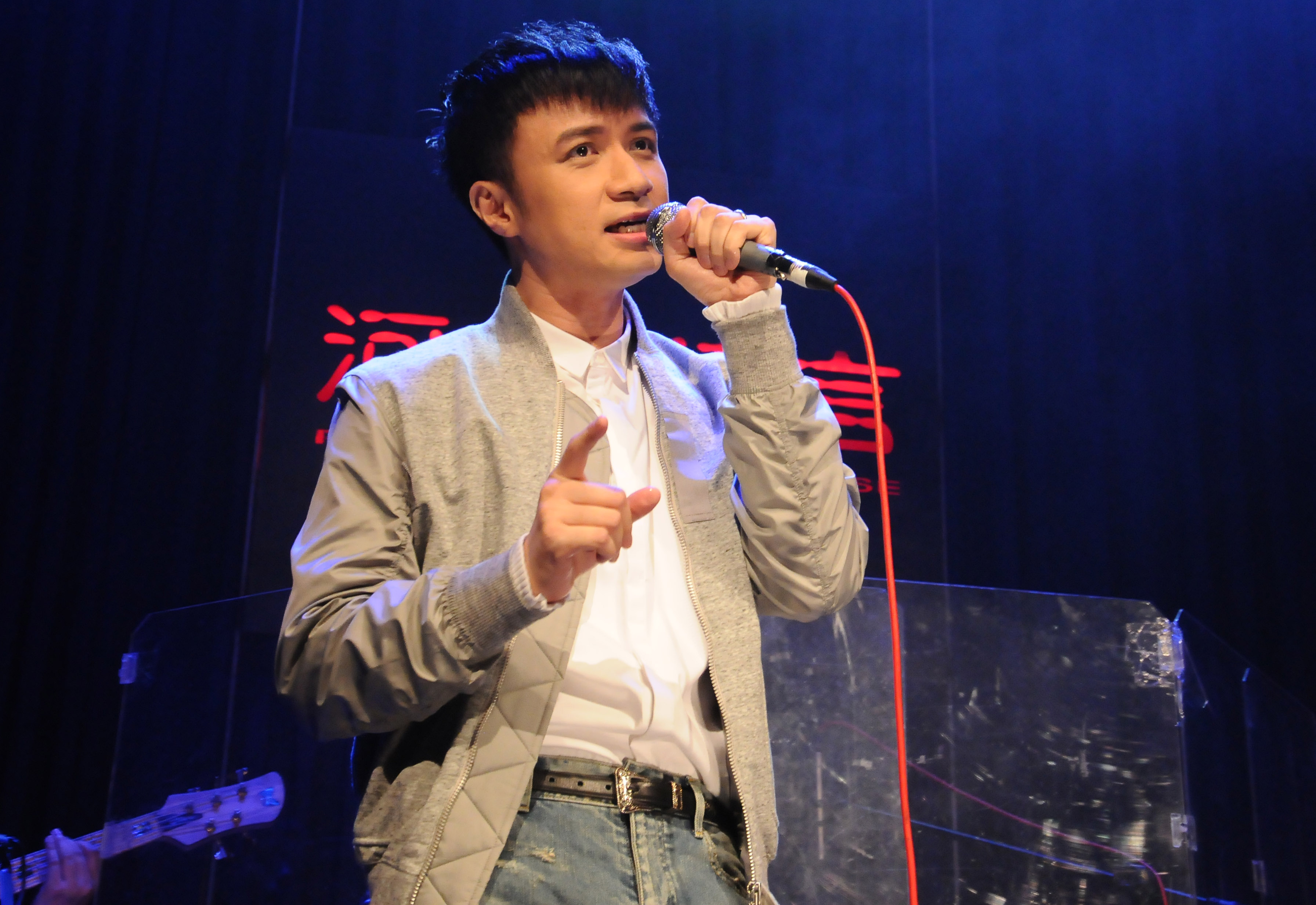 古巨基把51岁的妻子叫女儿这大概就是爱情吧