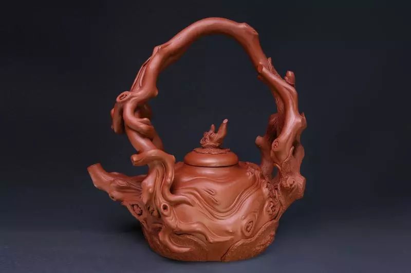 云南建水,重庆荣昌"四大名陶"主产区的陶艺作品250件,其中"荣昌陶"共