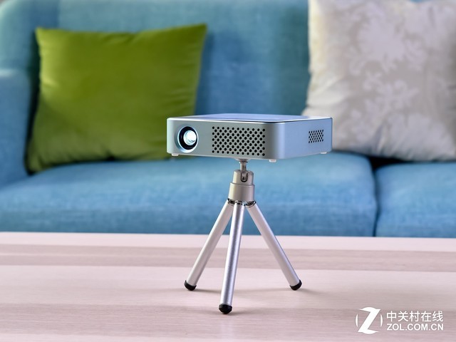 能放进口袋的大屏影院微鲸智能便携投影机评测