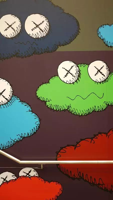 壁纸丨这里不用百米冲刺就可以轻松拥有kaws的屏保