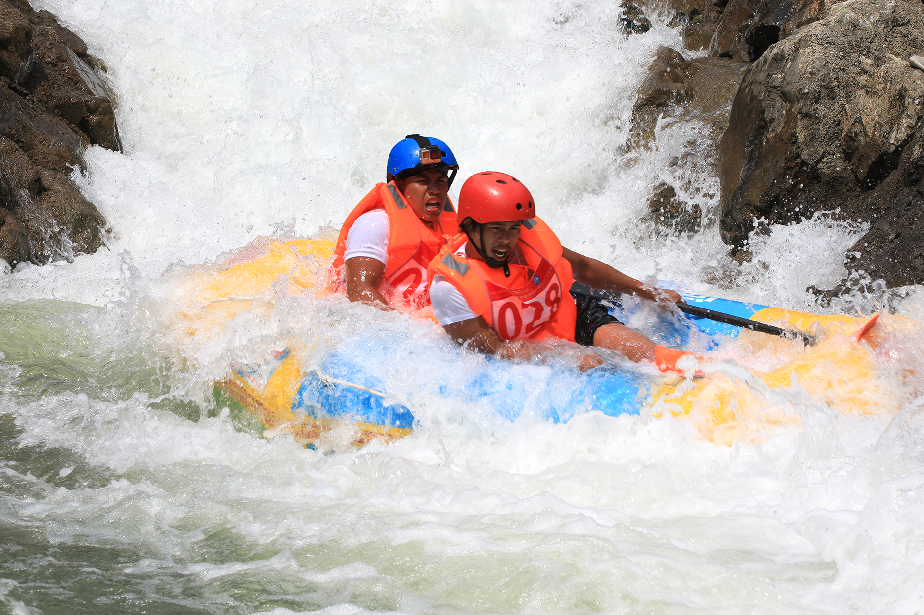 500选手逐浪横鼎漂流 世界冠军到场助阵 国际漂流f1大奖赛第三站成功