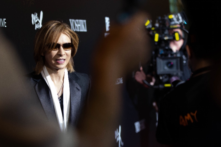 xjapan队长yoshiki现身他的纪录片将引进
