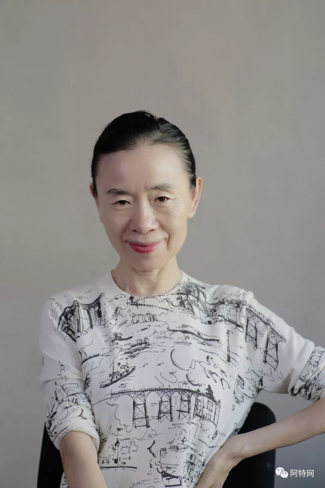 闫平中国女性艺术代表性艺术家